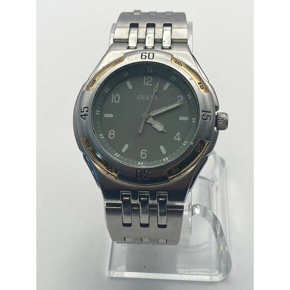 VTG Guess Mens Womens Watch 41mm - New Battery - Wrist 6.25-6.5 - Picture 6 of 10